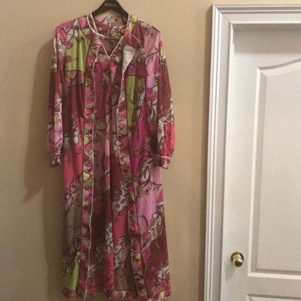 Emilio Pucci vintage nightgown and robe. Sz med